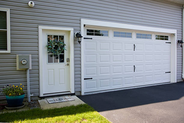 24/7 Emergency Garage Door Panel Replacement experts in Carterville, IL